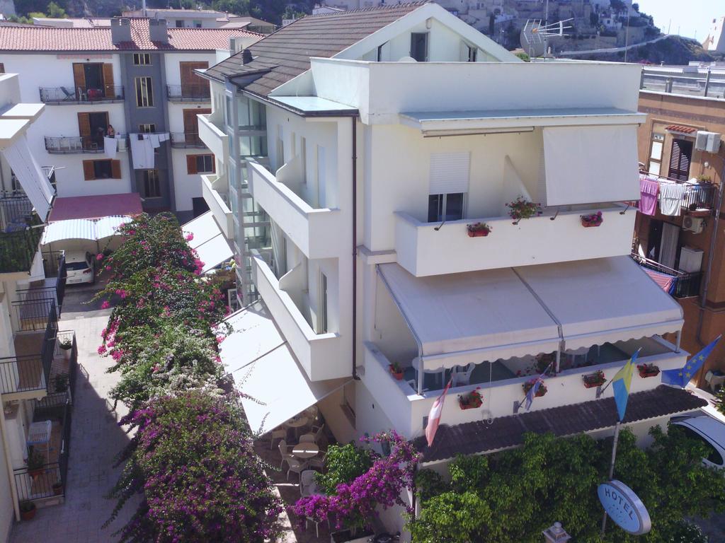 Hotel Mayor Sperlonga Bagian luar foto