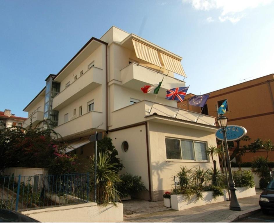 Hotel Mayor Sperlonga Bagian luar foto