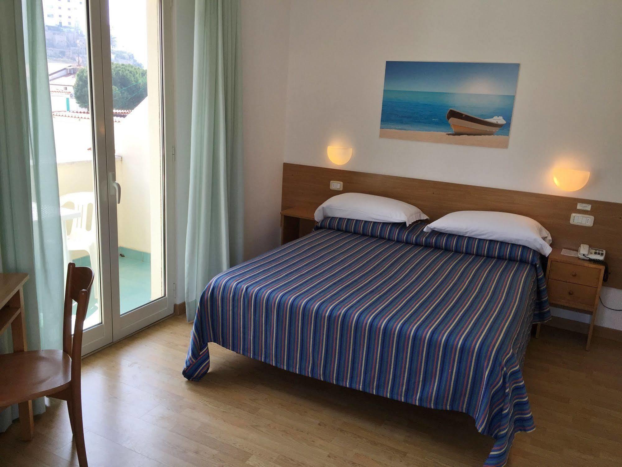 Hotel Mayor Sperlonga Bagian luar foto